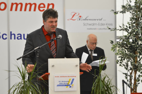 Wichtig für die Wirtschaft: Schwalmstadts Bürgermeister Gerald Näser sagte, die Messe helfe Ausbildungsplätze in der Region zu halten. 