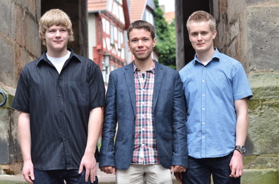Sie machen Feuerwehrhäuser intelligent: Patrik Eikermann (19), Robin Simonsmeier (18) und Jannis-Martin Schwedt (18) aus Barntrup 