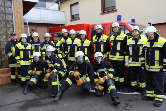 Die Truppe: Diese Feuerwehrleute übten am Samstag in Alsfeld 