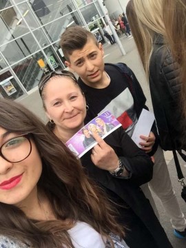 OL-KlumSelfie-1505