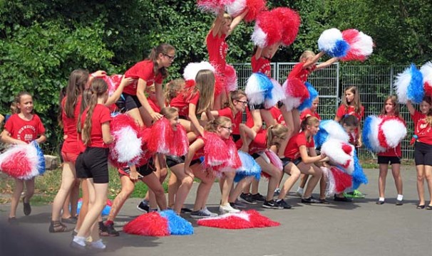 OL-SchulfestCheerleader-2307