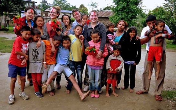 OL-Nepal-KinderFreiwillige-2008