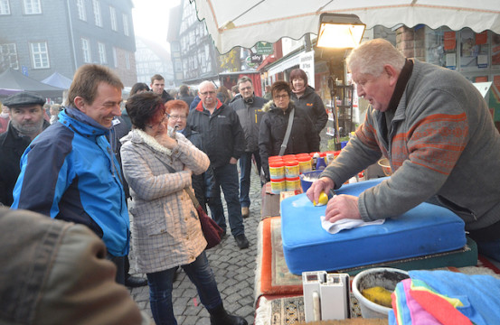 Alles zum Schrubben und Polieren: Reinigungsmittel aller Art gab es auf dem Schwertmarkt zu finden. 