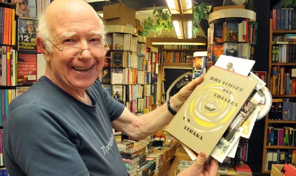 Helmar Bünnecke, Inhaber des Alsfelder Buchladens "Buch 2000" durfte schon so manchen "Harry Potter" - Fan in seinem Laden begrüßen. Foto: Archiv.