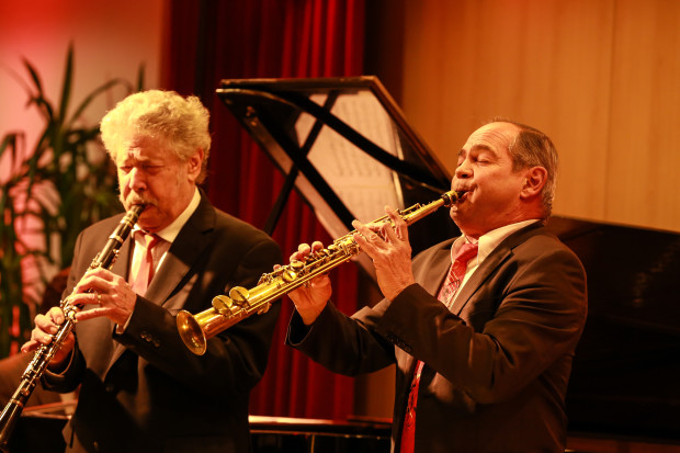 Gekonnt umrankten Reimer von Essens Klarinette und Olivier Francs Sopransaxophon einander.