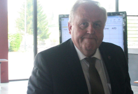 Dr. Hans Heuser ist schon lange in der Kreispolitik. Jetzt ist er Kreistagsvorsitzender. 