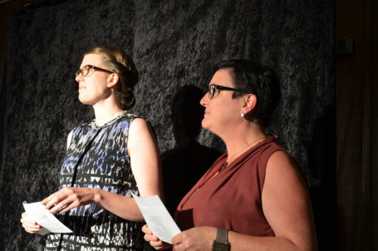 Franziska Wallenta und Traudi Schlitt freuten sich über das Engagement der freiwilligen Flüchtlingshelferinnen und –helfer.