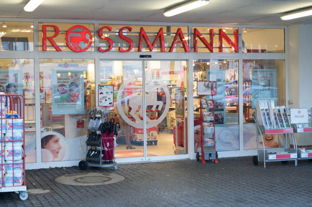 Der Drogeriemarkt Rossmann wird seine Filiale in der Schellengasse 9 nicht schließen. Ob sie vielleicht an einen anderen Standort zieht oder ein neues Gebäude dafür baut konnte nicht bestätigt, aber auch nicht dementiert werden. Foto: ls