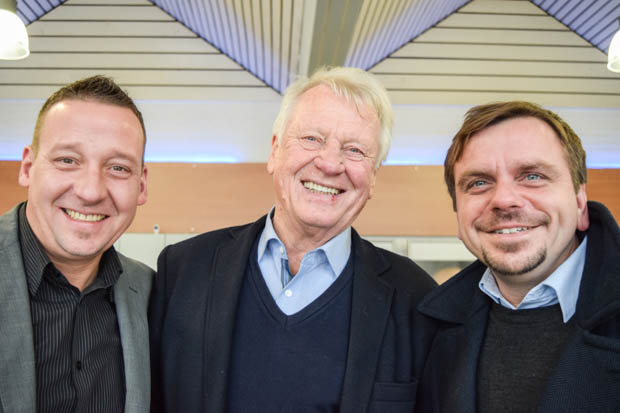Mit Jörg Hauer und Carsten Ebert hat Jörg Köhler die passenden Nachfolger für sein Lebenswerk gefunden: die Autobörse Köhler. Foto: ls