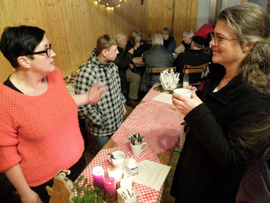 Begegnung, Aufwärmen und Genuss: Das Café in der Grillhütte ist eine willkommene Anlaufstelle auf dem Weihnachtsmarkt. Foto: privat