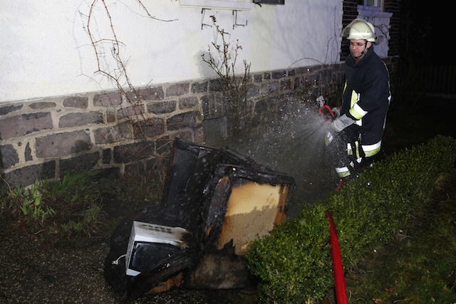 Einsatz beim, nicht im Hotel Krone: Die Feuerwehr musste ein Sessel löschen. Foto: privat