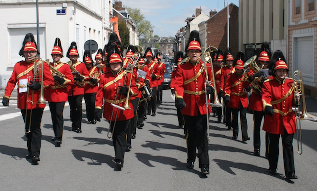 Wirbt um Spenden für neue Schuhe: Die show and brass Band aus Alsfeld. Foto: privat