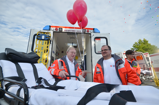 Damit die Hilfe rechtzeitig kommt: In Herbstein und Kirtorf sollen neue Rettungswachen entstehen. Unser Archivbild zeigt Mitglieder des Roten Kreuzes beim 75. Jubiläum des DRK-Ortsverbandes Kirtorf im vergangenen Herbst. Archivbild: jal