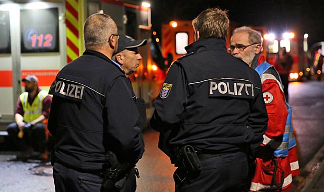 Werden lieber ein Mal mehr gerufen, als ein Mal zu wenig: Die Einsatzkräfte der Polizei. Unser Archivbild zeigt den Einsatz an der Homberger Unterkunft vergangene Woche.