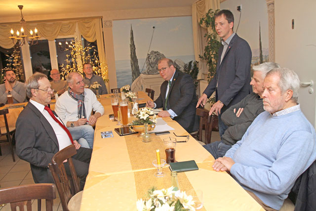 Spricht zu de Runde in der Altenburger Pizzeria “Al Vecchio Borgo”: Alexander Heinz, Vorsitzende des CDU Stadtverbandes Alsfeld. Fotos: CDU