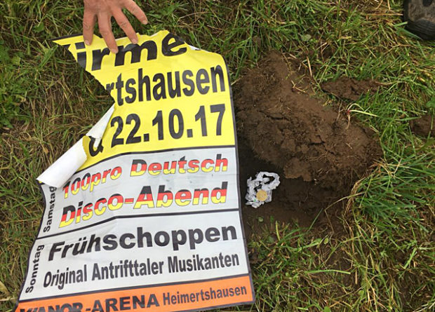 Die Kirmes wird begraben. Foto: Jugendgruppe Heimertshausen