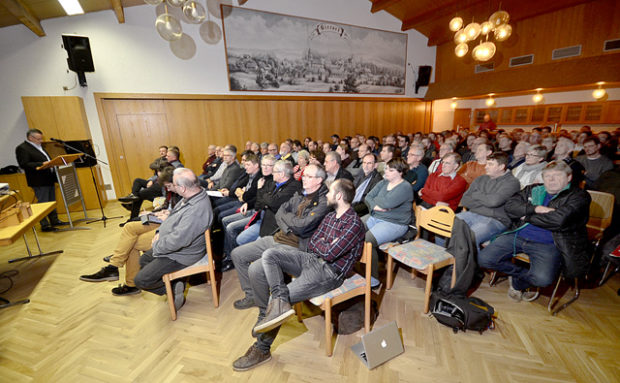 Die Gleentalhalle war gut besucht. Fotos: jal