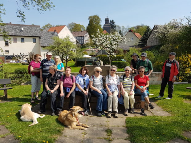 Geschafft: Eine der beiden Wandergruppen an ihrem Ziel. Fotos: privat