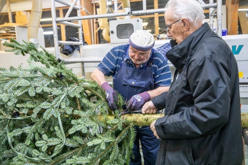 2021-12-24-VorbereitungenChristkindwiegen-19