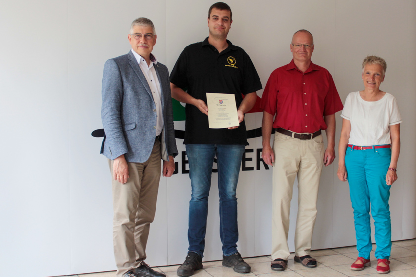 Imker Kevin Klinkenberg ist neuer Bienensachverständiger OberhessenLive