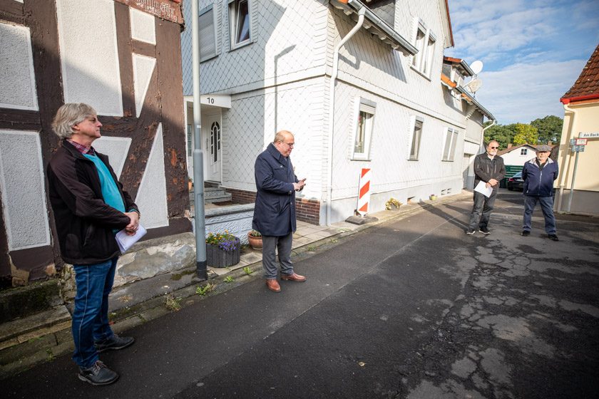 2022-09-29_Verlegung-Stolpersteine-Angenrod-1