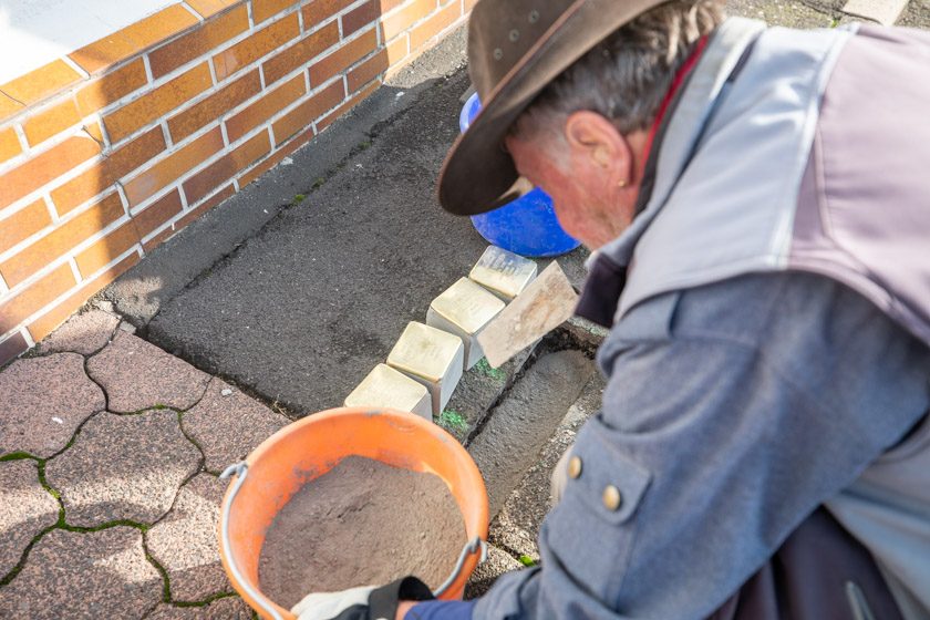 2022-09-29_Verlegung-Stolpersteine-Angenrod-18