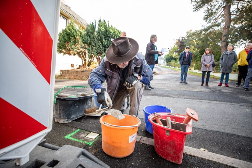 2022-09-29_Verlegung-Stolpersteine-Angenrod-28