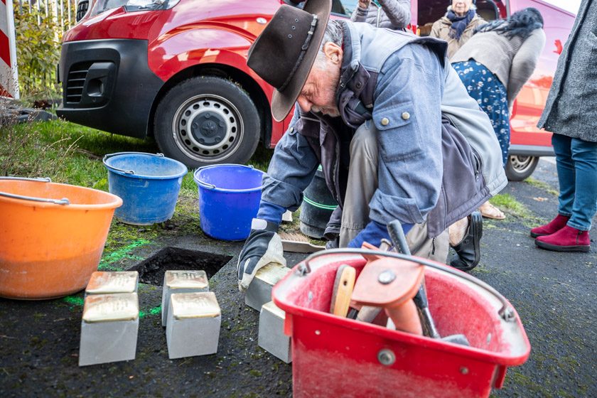 2022-09-29_Verlegung-Stolpersteine-Angenrod-36