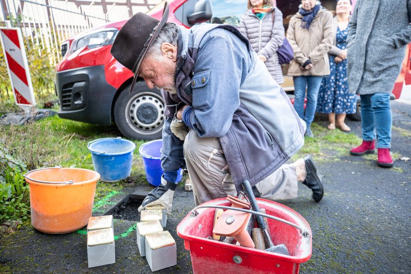 2022-09-29_Verlegung-Stolpersteine-Angenrod-37