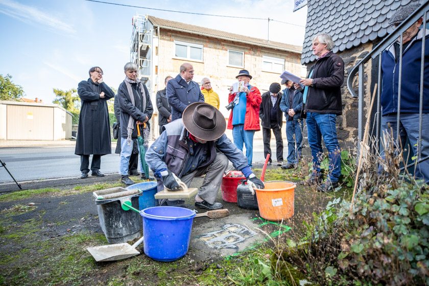 2022-09-29_Verlegung-Stolpersteine-Angenrod-45