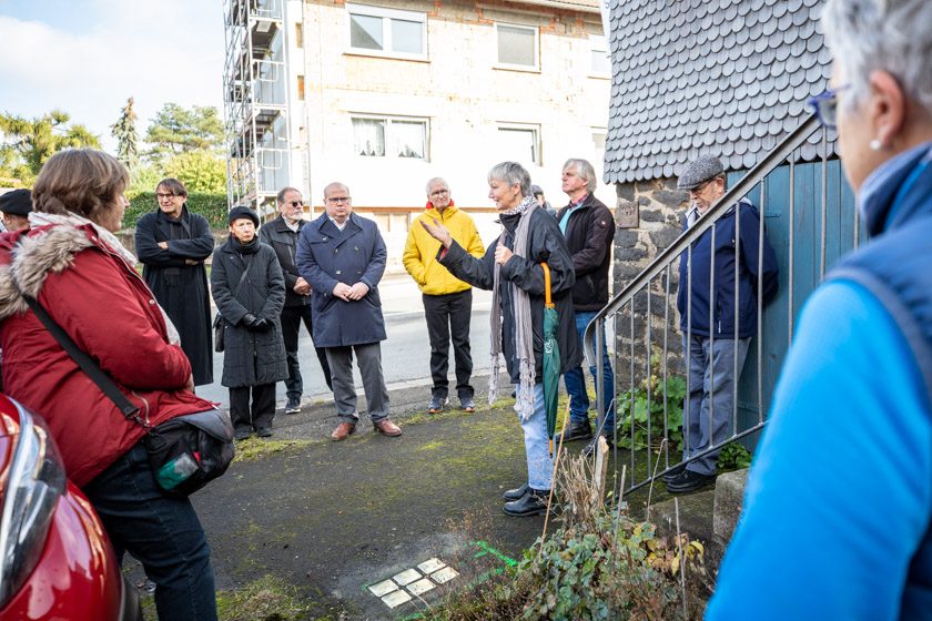 2022-09-29_Verlegung-Stolpersteine-Angenrod-48