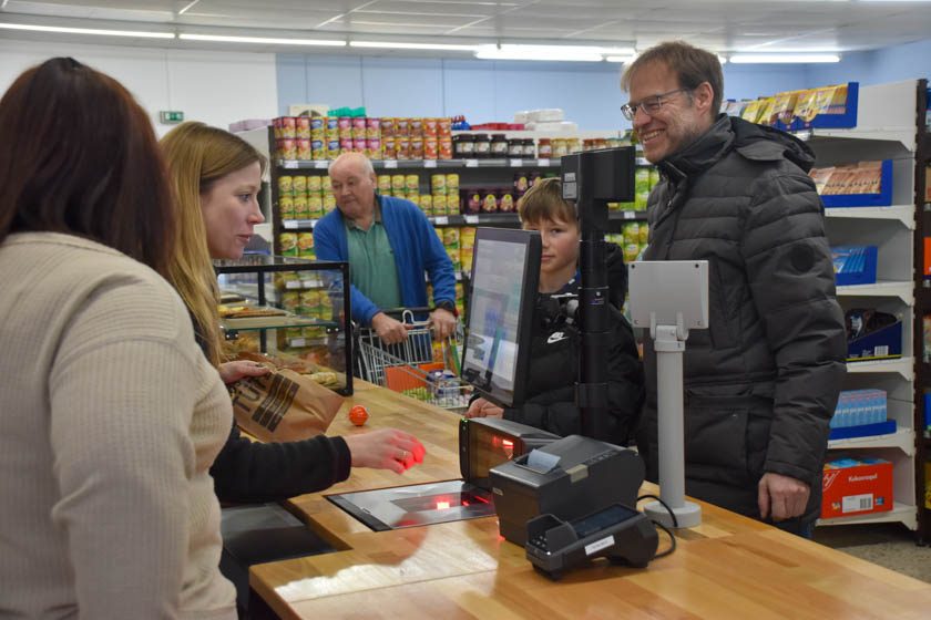 2023-04-15_Frischmarkt_Brauerschwend_Dorfladen (18 von 19)