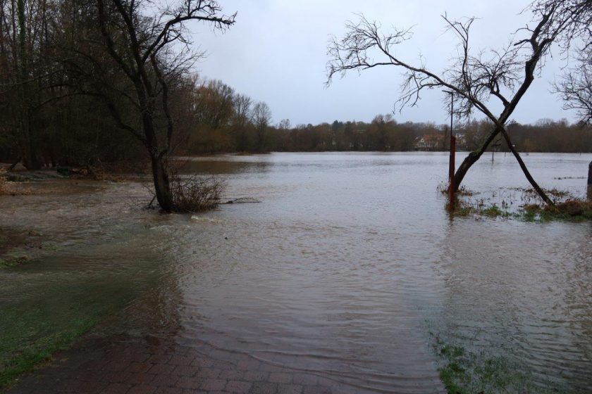 04_Hochwasser_Weg durch Fulda-Aue