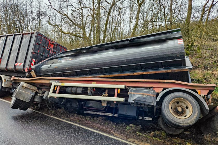 2024-02-19 Ober-Ohmen Lkw-Unfall Graben_004